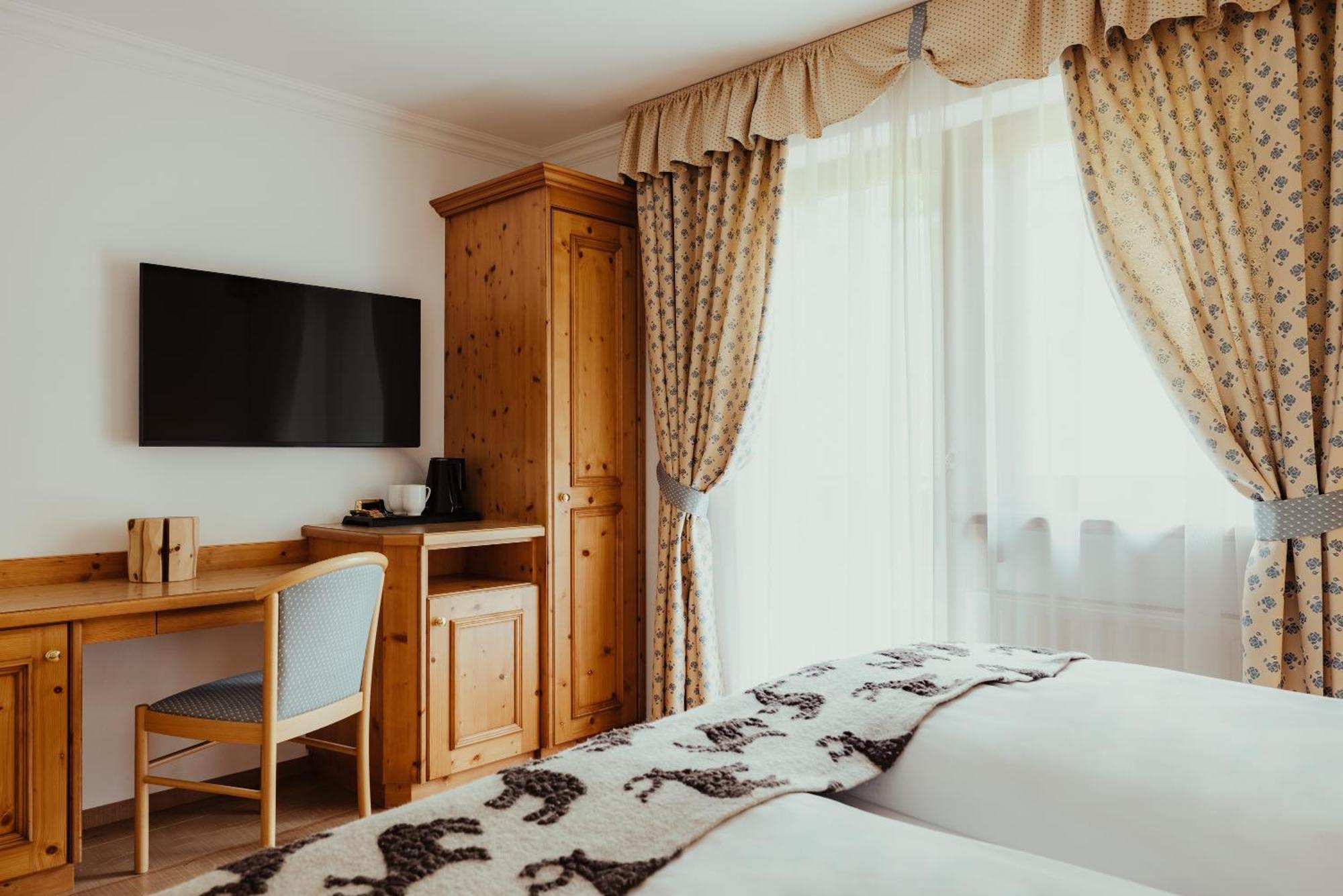 Hotel Alpenrose 3*